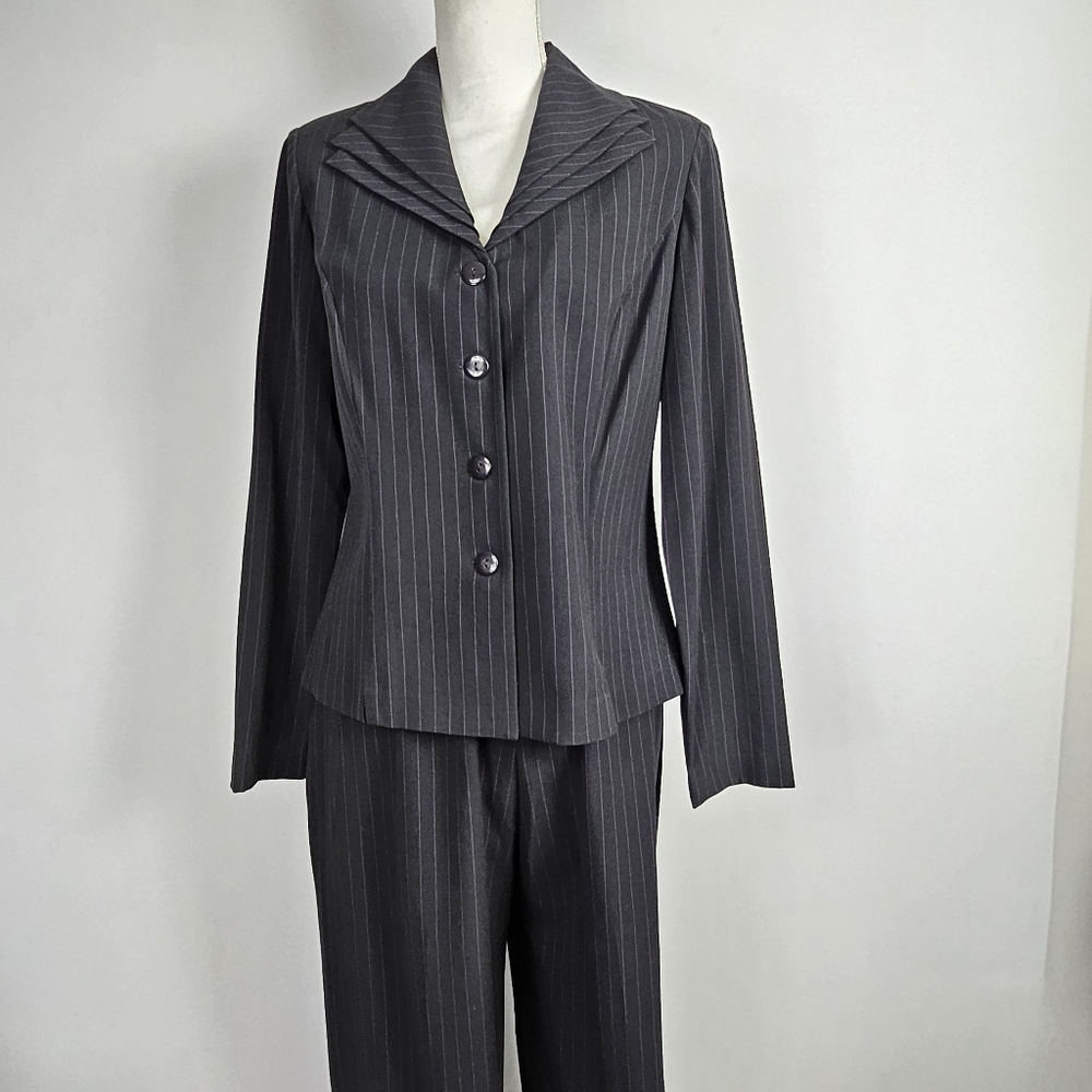 New Danny & Nicole black with purple pinstripe pantsuit size 8 *nwt*